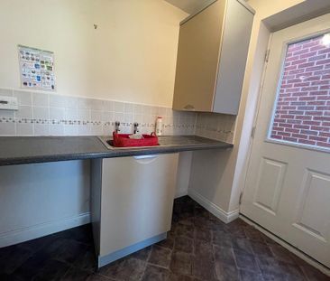 4 bedroom detached house to rent - Photo 6