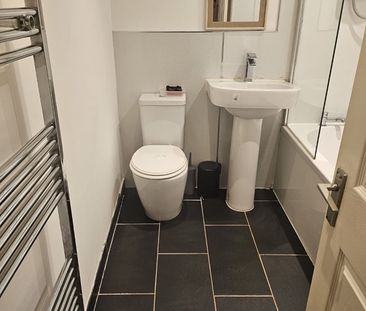 Studio Flat, Hutcheon Street, AB25 - Photo 3