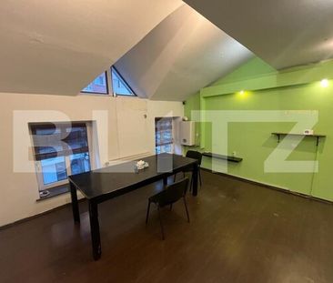 Apartament de 2 camere, 55 mp, zona centrală perfect și pentru spațiu comercial - Fotografie 1