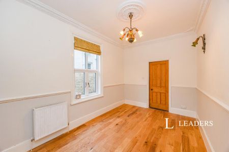 4 bedroom terraced house to rent - Photo 2