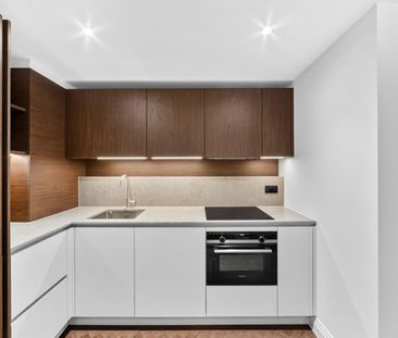 Studio Flat, Halcyon House, E16 - Photo 6