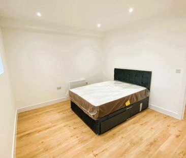 1 Bed Flat, High Street, N12 - Photo 3