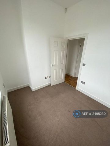 3 bedroom flat to rent - Photo 5