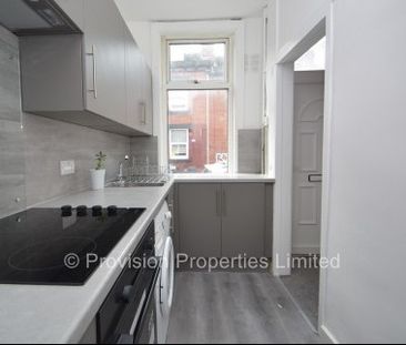 2 Bedroom Student Properties Leeds - Photo 2