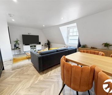 1 bedroom penthouse to rent - Photo 2