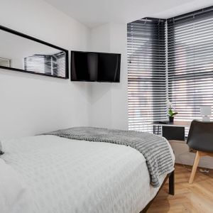 6 bedroom house to rent - Photo 2