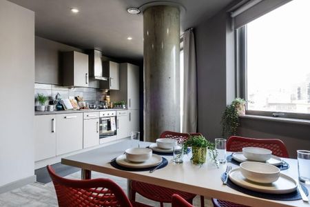 4 bedroom flat to rent - Photo 3