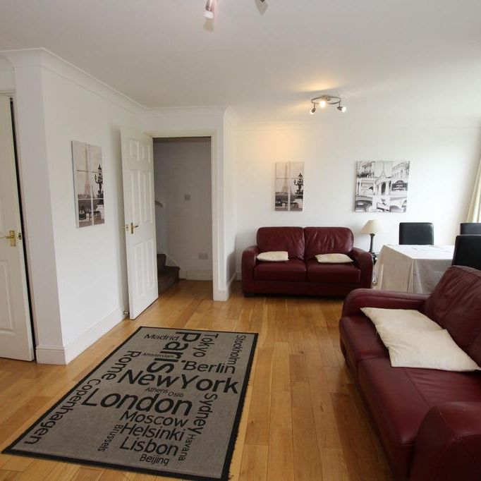 1 bedroom in a flat share to rent - Photo 1