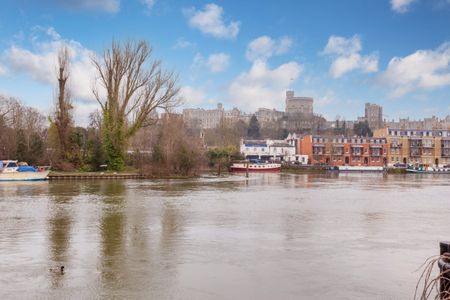 Eton Square, Eton - Photo 2