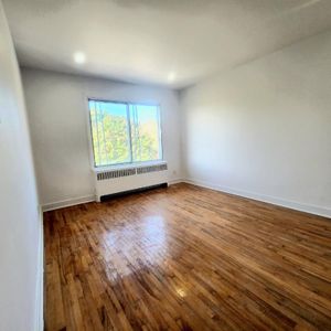 ** Because You Deserve Renovated 2bed, Ville Emard, Monk ** - Photo 2