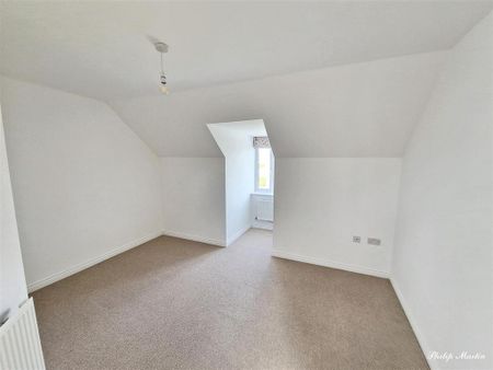 6 bedroom detached house to rent - Photo 5