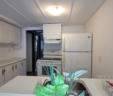 For Lease - 35 47th Street, Wasaga Beach, Ontario - Photo 6