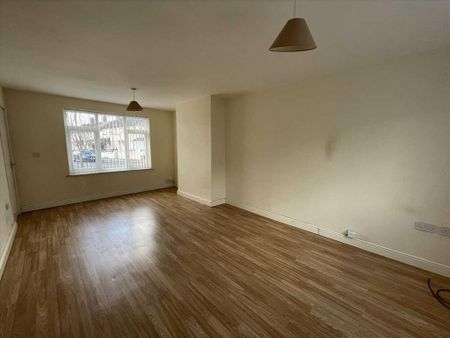 3 bedroom property with land to rent - Photo 2