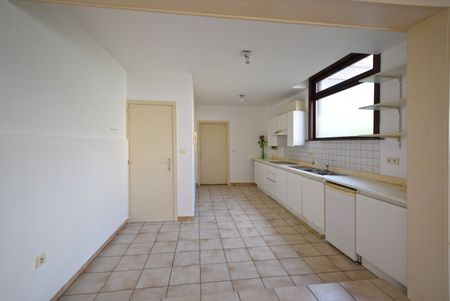 GELIJKVLOERS EENSLAAPKAMER APPARTEMENT - Photo 2