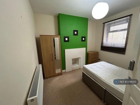 5 bedroom terraced house to rent - Photo 4