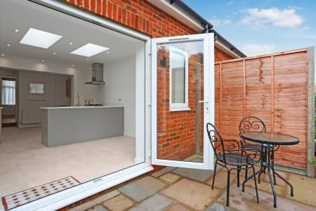 Cline Rd, Guildford, GU1 - Photo 2