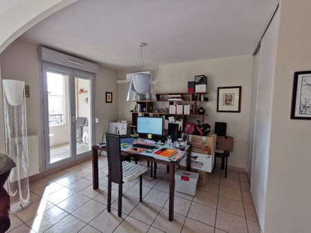 LOCATION - APPARTEMENT T3 - SAINT PRIEST Saint-Priest (69800) Le bien en vidéo - Photo 2