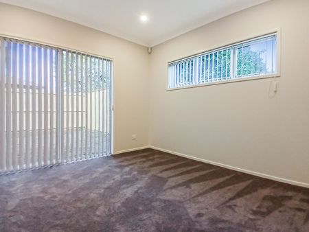 Stunning Brand new 6 x bedroom Papatoetoe home! - Photo 2