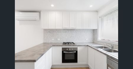 Low-Maintenance Living in a Convenient Newcomb Location - Photo 5