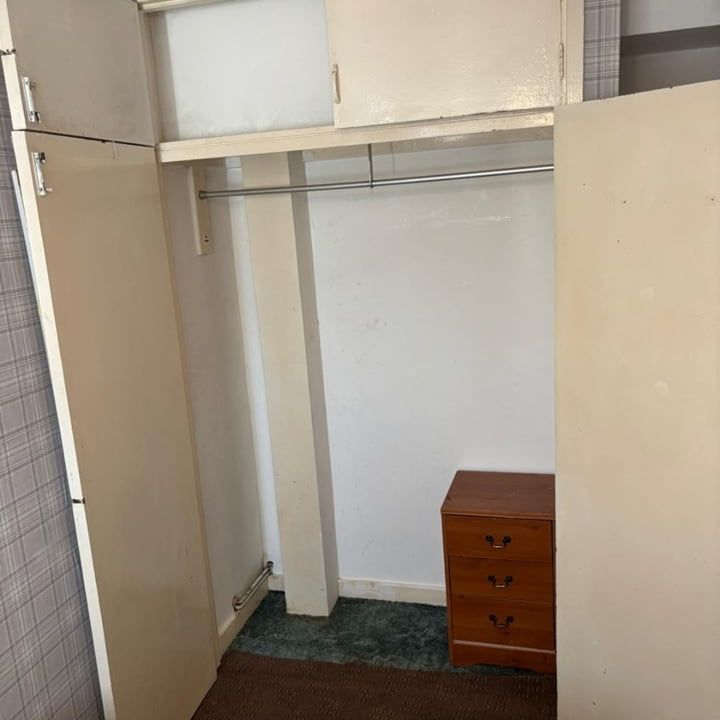 Room in a Shared Flat, York Road, SW11 - Photo 1