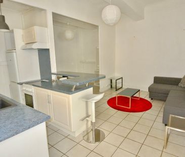 APPARTEMENT T2 A LOUER - LYON 1ER ARRONDISSEMENT - 55.42 m2 - 932 € charges comprises par mois - Photo 1