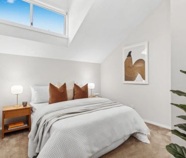 Perfectly Positioned & Move in Ready - Photo 3