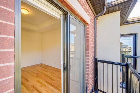 For Lease - 1118 Wheat Boom Drive, Oakville, Ontario - Photo 3