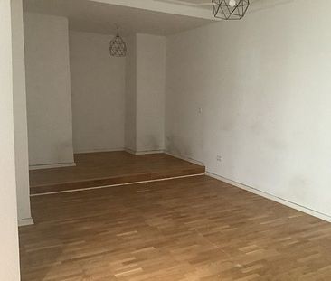 Mitten im Kiez ! renovierte 1-Zimmer Wohnung mit Einbauküche - Foto 5