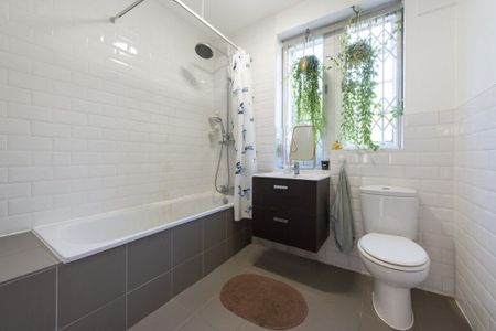 2 Bedroom Flat To Let - Photo 3