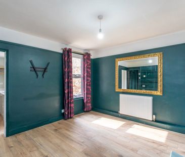 62, Grove Road **, Chichester - Photo 6