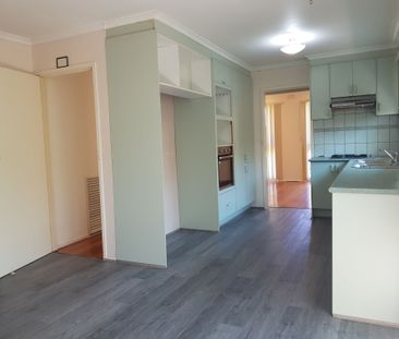 Family Home for Lease - Prime Wantirna Location! - Photo 4