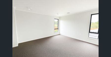 Brand New Spacious Family Home in a Prime Warragul Location - Photo 3