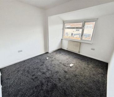 4 bedroom terraced house to rent - Photo 1