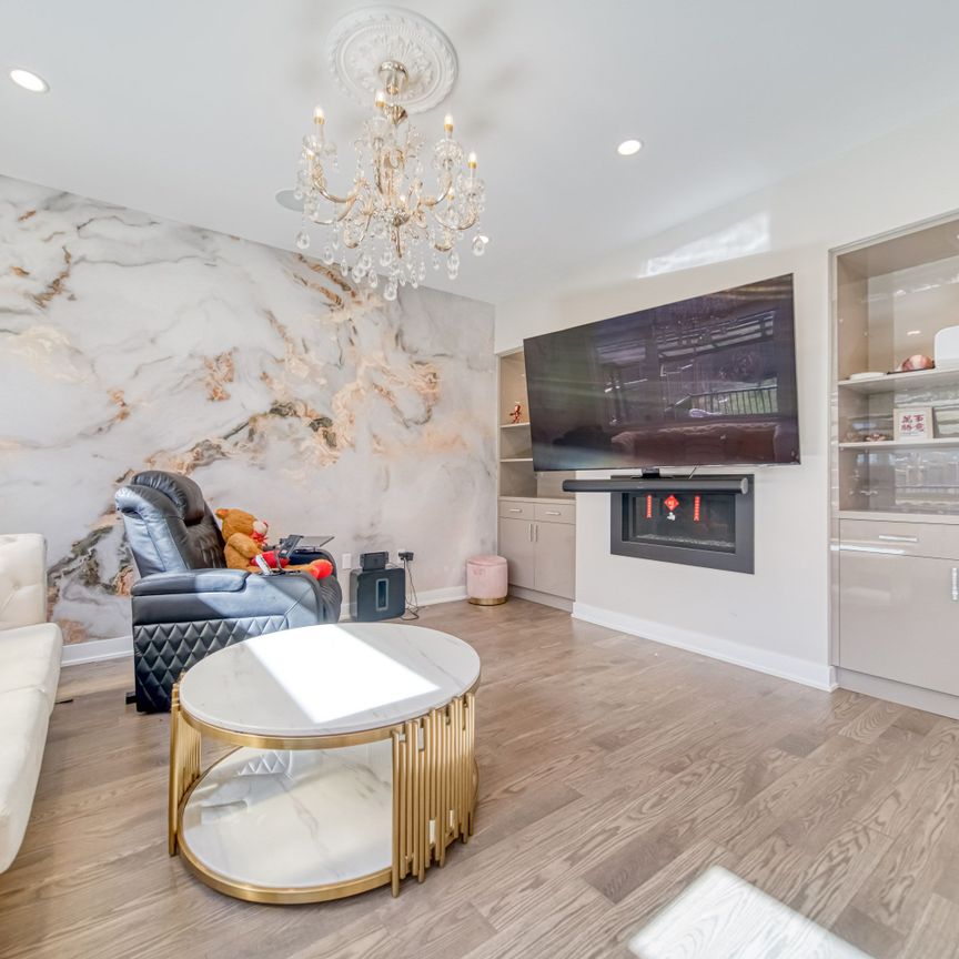 For Lease - 7 Proud Court, Aurora, Ontario - Photo 1