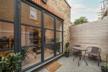 2 bedroom maisonette to rent - Photo 5