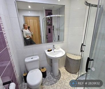 1 bedroom in a house share to rent - Photo 5