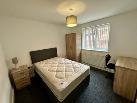 5 bedroom terraced house to rent - Photo 2