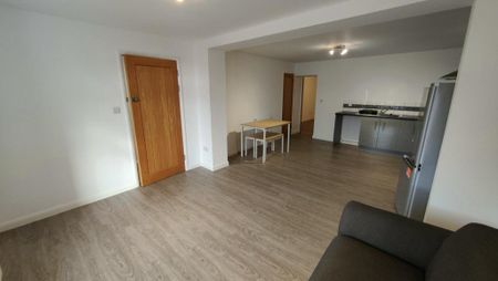 1 bedroom flat to rent - Photo 2