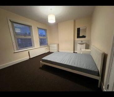 1 bedroom in a house share to rent - Photo 6