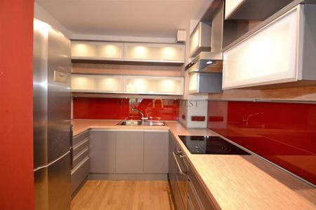 Apartment for rent, 2+kk - 1 bedroom, 64m - Photo 2