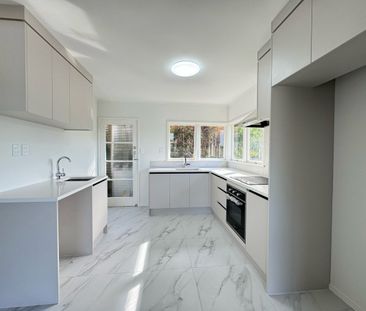 Fully Renovated Two Bedroom at Lake Road - Photo 5