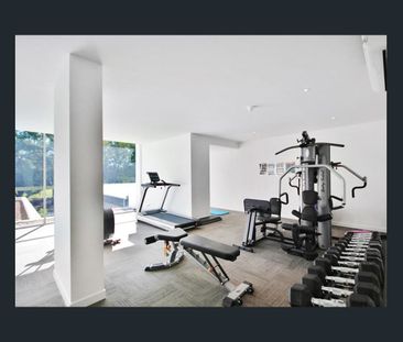 Overlooking McCallum Park and Swan River ! - Photo 5