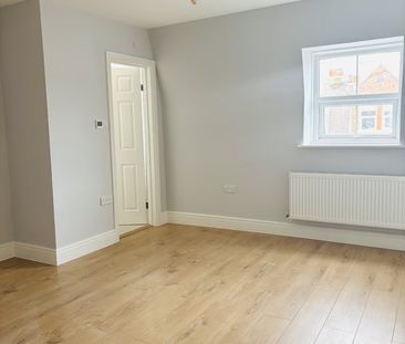 3 Bed Terraced House, Norroy Road, SW15 - Photo 5