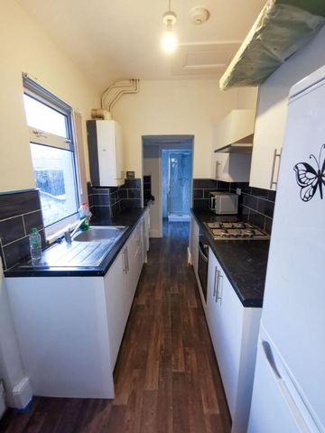 3 bedroom house share to rent - Photo 5