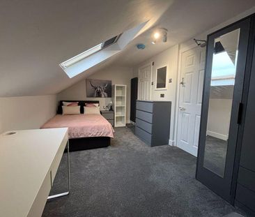 1 bedroom in a house share to rent - Photo 4