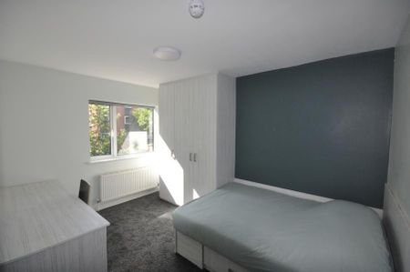 5 bedroom terraced house to rent - Photo 4