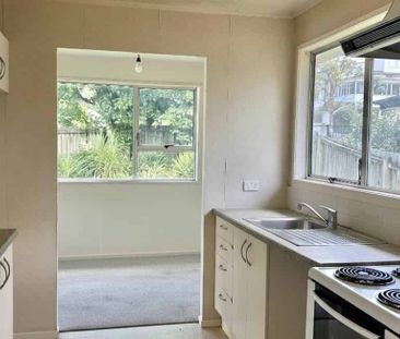 3 bed rooms House with the brand new carpet - Photo 3