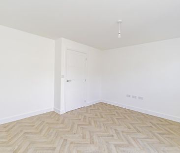 2 bedroom semi-detached house to rent - Photo 2