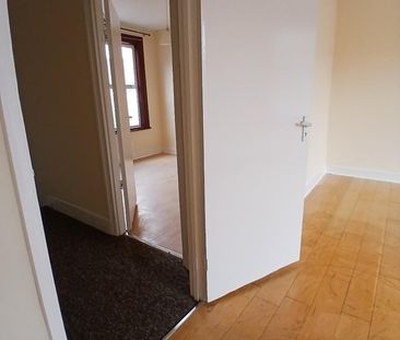 2 Bed Semi-Detached House, Perth Road, E13 - Photo 4