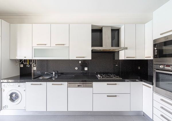 4 BEDROOM FLAT IN QUINTA DA BELOURA II - SINTRA